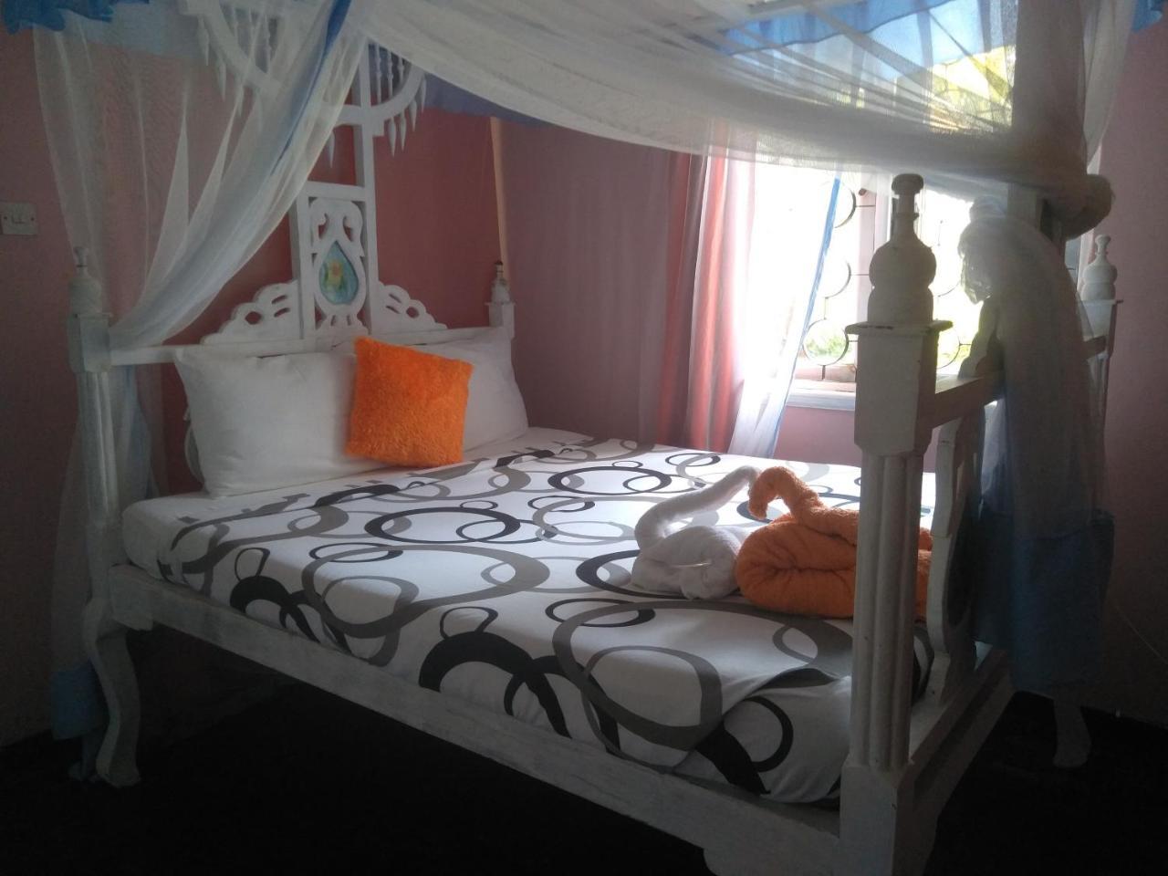 Jua Baharini Bed and Breakfast Malindi Buitenkant foto