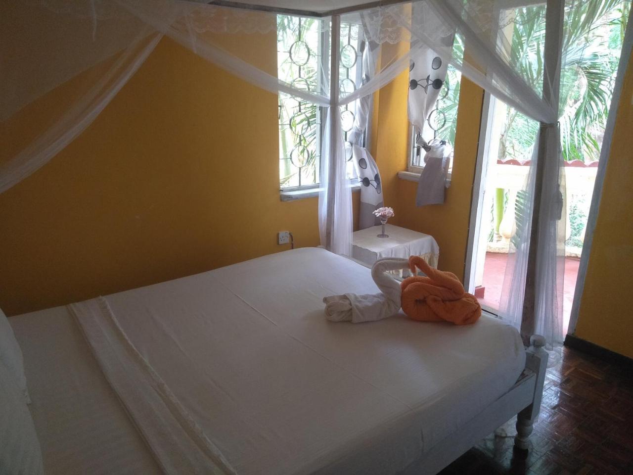 Jua Baharini Bed and Breakfast Malindi Buitenkant foto